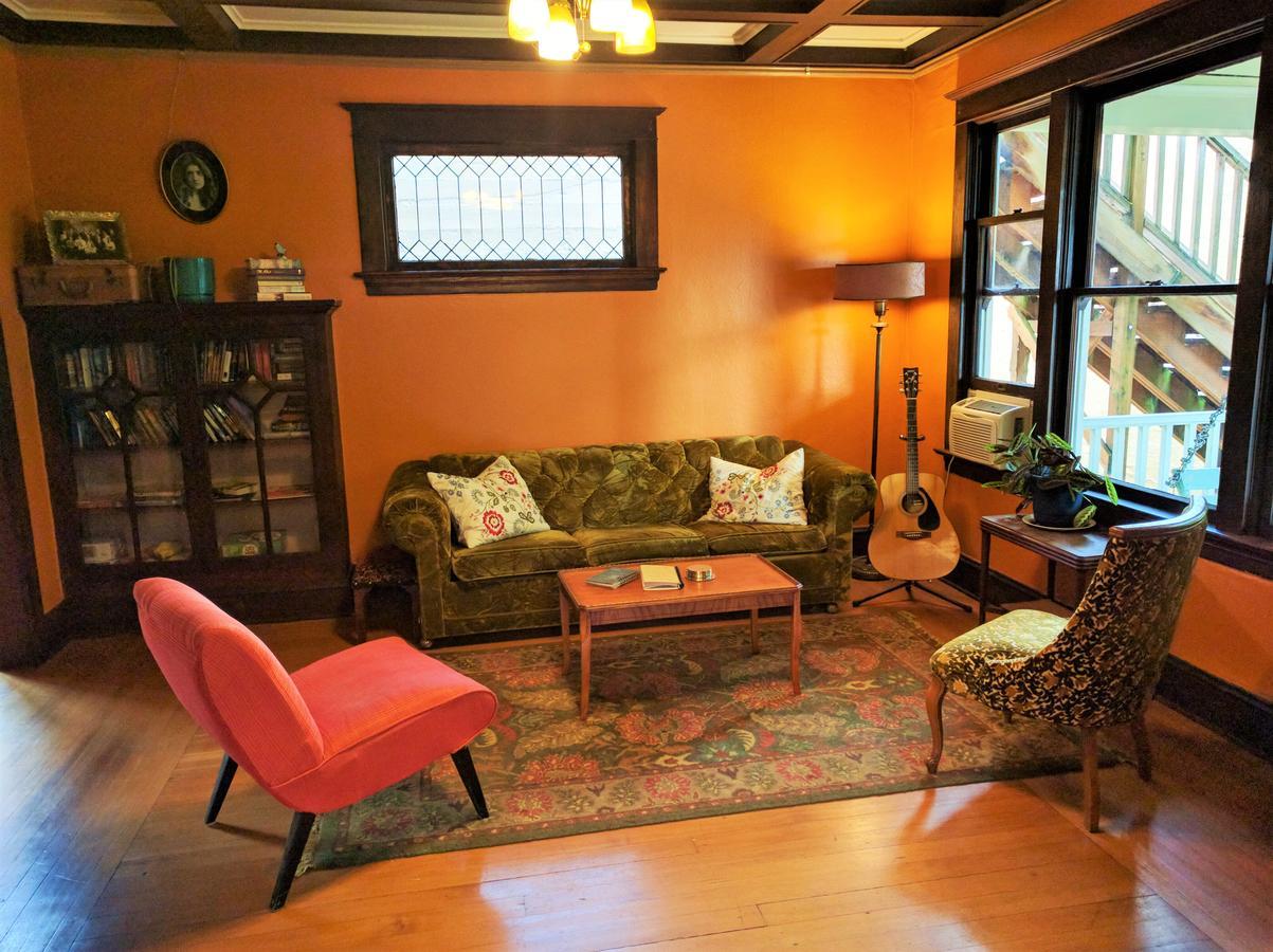 Bluebird Guesthouse พอร์ตแลนด์ ภายนอก รูปภาพ
