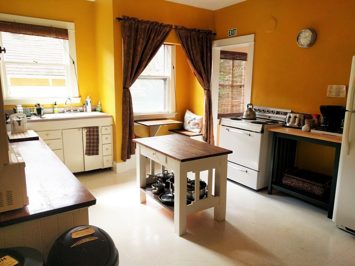 Bluebird Guesthouse พอร์ตแลนด์ ภายนอก รูปภาพ