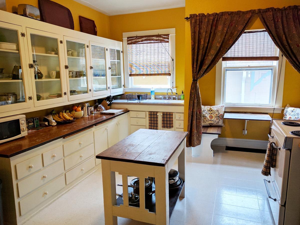 Bluebird Guesthouse พอร์ตแลนด์ ภายนอก รูปภาพ